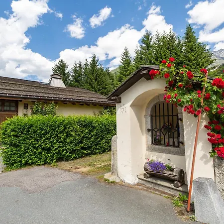 Arsene 6 Chalet-style Near Sleeps 6 - Happy Chamonix