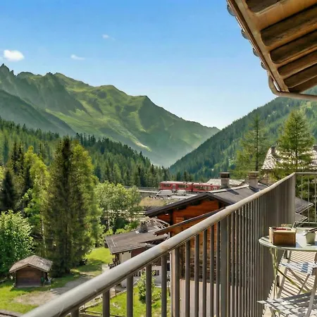 Arsene 6 Chalet-style Near Sleeps 6 - Happy Chamonix