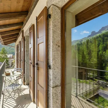 Apartment Arsene 6 Chalet-style Near Sleeps 6 - Happy