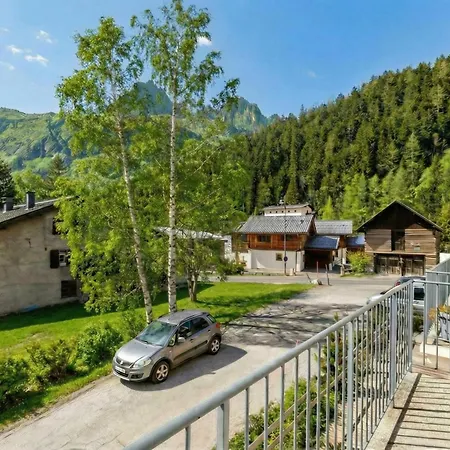 Arsene 6 Chalet-style Near Sleeps 6 - Happy Apartment