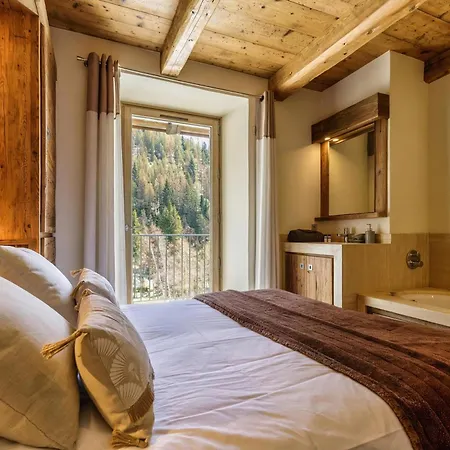 Apartment Arsene 6 Chalet-style Near Sleeps 6 - Happy Chamonix